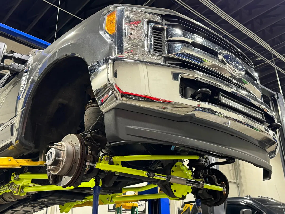 17-Current Ford Super Duty Stabilizer Axle Bracket 1
