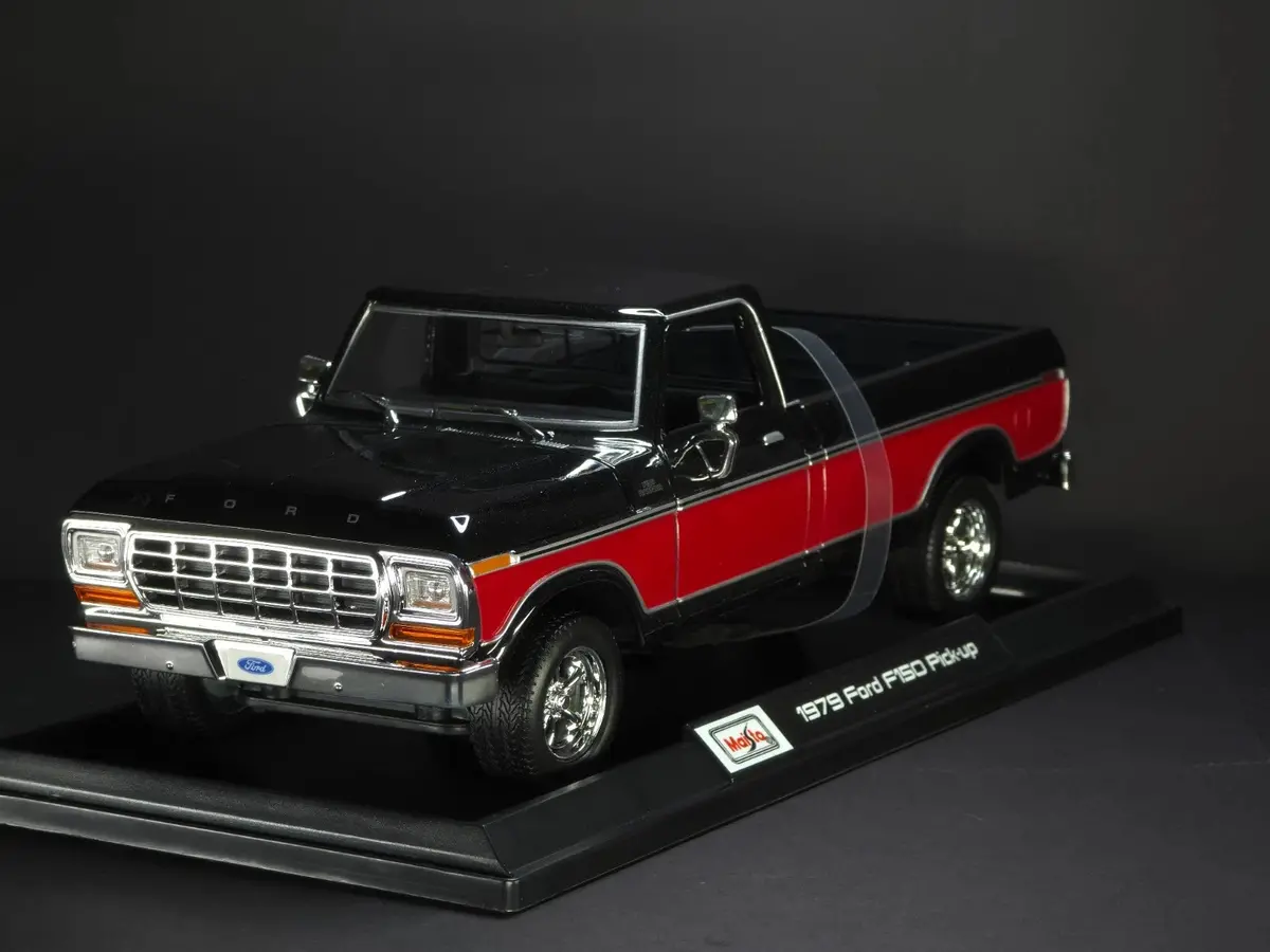 Maisto 1979 Ford F150 Pick-Up Truck 1:18  Exclusive Style Special Edition Black   (Mai31462) 1