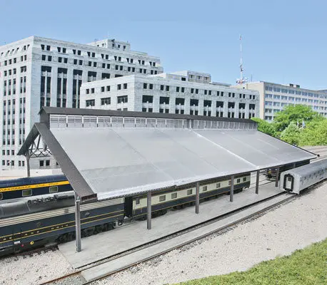 Walthers Train Shed With Clear Roof(933-2984) 1