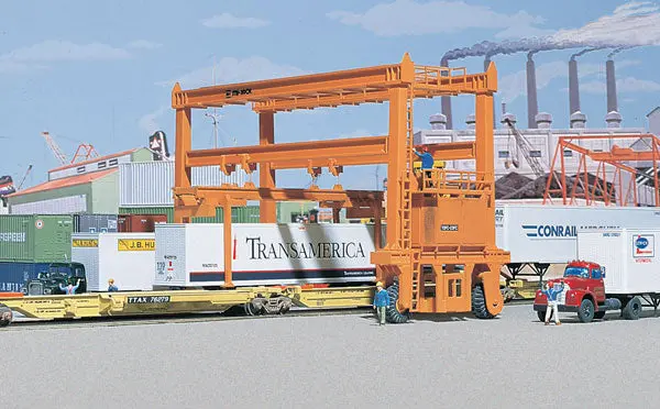 Walthers Mi-Jack Translift(R) Intermodal Crane  (933-3122) 1