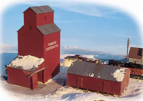 Walthers Farmer's Co-Op Rural Grain Elevator   (933-3238) 1