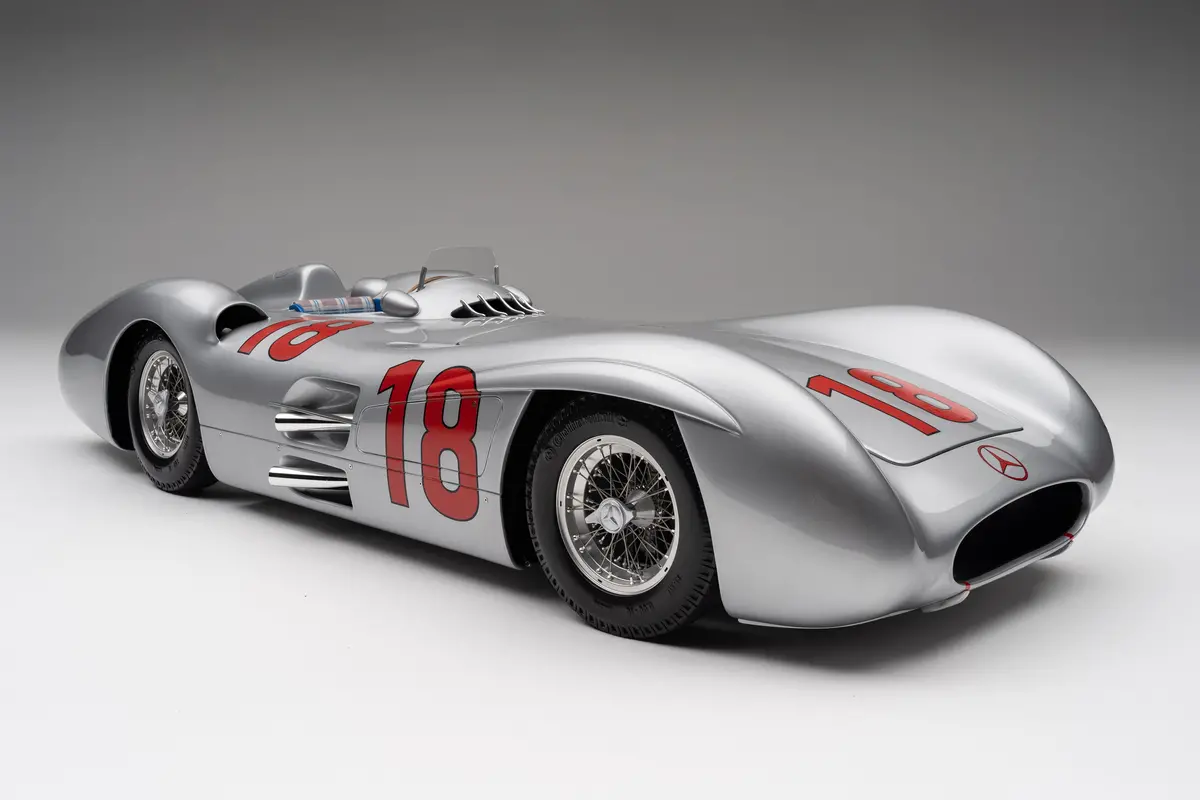 Mercedes-Benz W196 Streamliner - 1954 French Grand Prix Winner 1