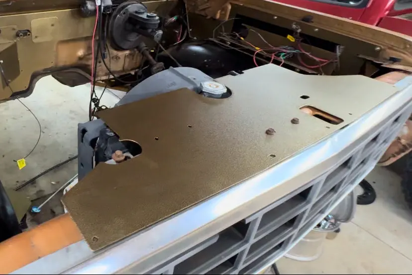 72-93 V8 Radiator Cover 1