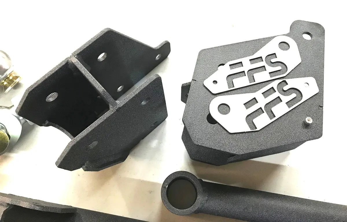 03-13 3Rd / 4Th Gen Ram Bolt-On Radius Long Arm - Brackets And Badges Only 1