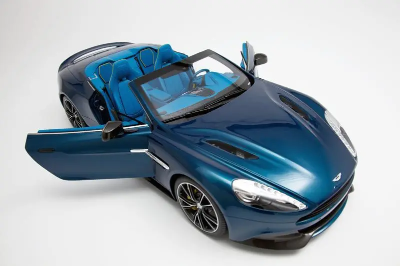 Aston Martin Vanquish Volante (2013) 1