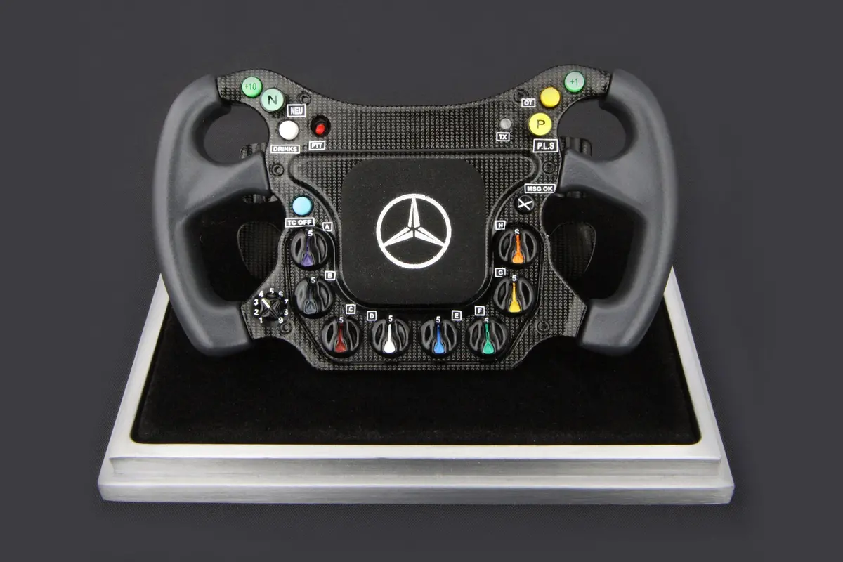 Mclaren Mp4-22 (2007) Steering Wheel 1